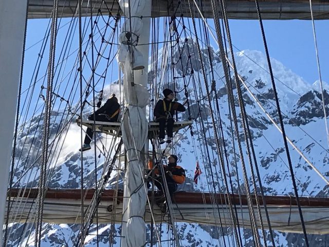 5f437dc6 e4f5 4761 95c1 8461884bbd8d